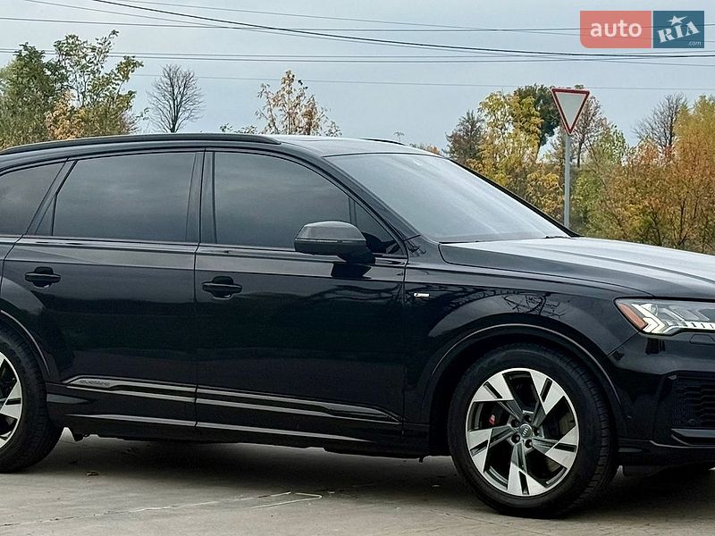 Внедорожник / Кроссовер Audi SQ7 2020 в Киеве