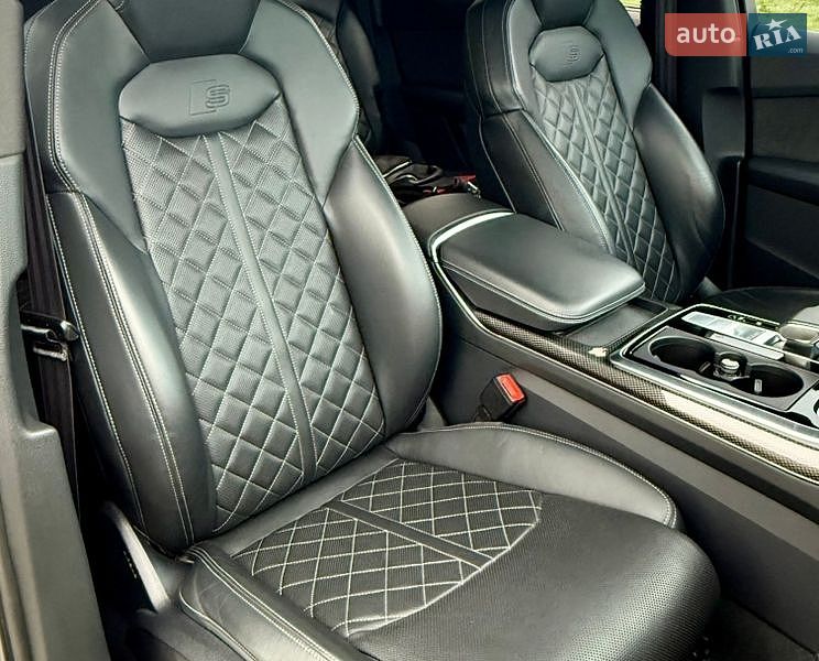 Внедорожник / Кроссовер Audi SQ7 2020 в Киеве