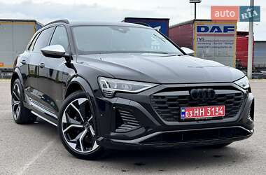 Внедорожник / Кроссовер Audi SQ8 e-tron 2023 в 