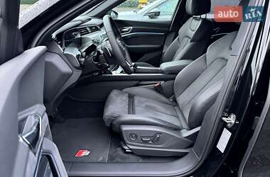 Внедорожник / Кроссовер Audi SQ8 e-tron 2023 в 