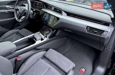 Внедорожник / Кроссовер Audi SQ8 e-tron 2023 в 