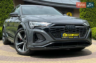 Позашляховик / Кросовер Audi SQ8 e-tron 2023 в 