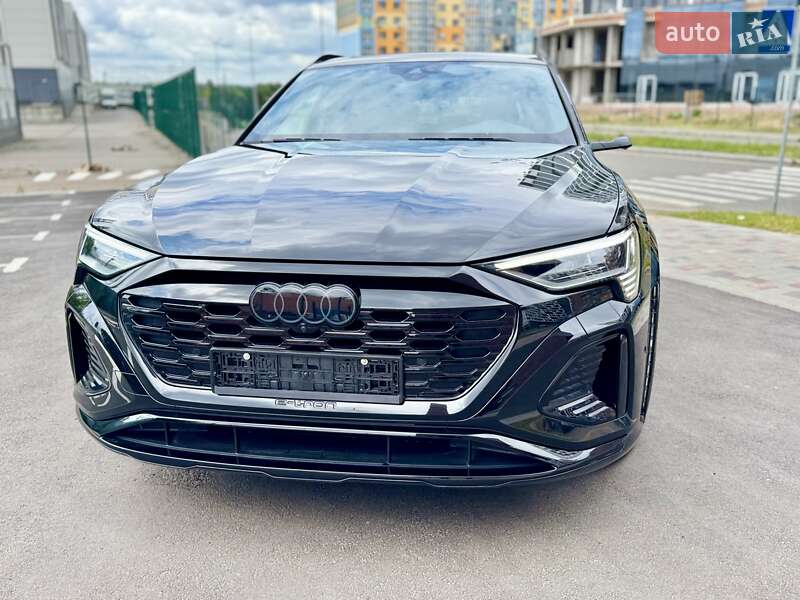 Внедорожник / Кроссовер Audi SQ8 e-tron 2023 в Киеве