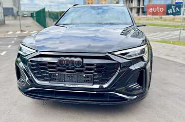 Внедорожник / Кроссовер Audi SQ8 e-tron 2023 в 