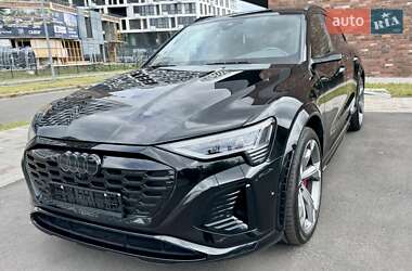 Внедорожник / Кроссовер Audi SQ8 e-tron 2023 в 