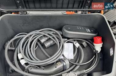 Внедорожник / Кроссовер Audi SQ8 e-tron 2023 в 