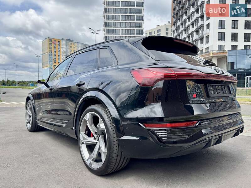 Внедорожник / Кроссовер Audi SQ8 e-tron 2023 в Киеве