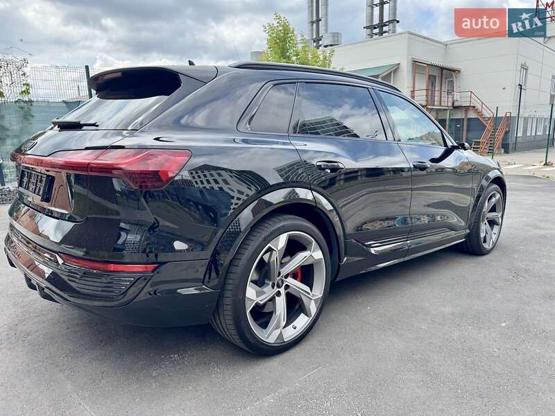 Внедорожник / Кроссовер Audi SQ8 e-tron 2023 в Киеве
