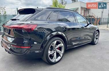 Внедорожник / Кроссовер Audi SQ8 e-tron 2023 в 