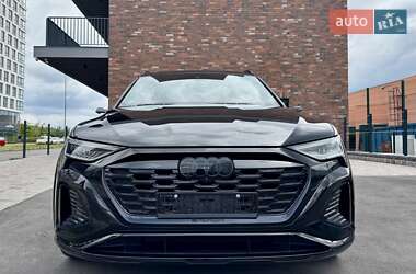 Внедорожник / Кроссовер Audi SQ8 e-tron 2023 в 