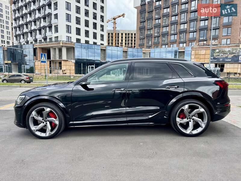 Внедорожник / Кроссовер Audi SQ8 e-tron 2023 в Киеве