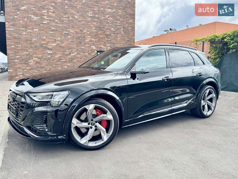 Внедорожник / Кроссовер Audi SQ8 e-tron 2023 в Киеве