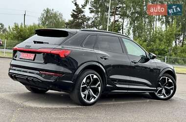 Внедорожник / Кроссовер Audi SQ8 e-tron 2023 в 