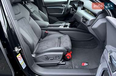 Внедорожник / Кроссовер Audi SQ8 e-tron 2023 в 