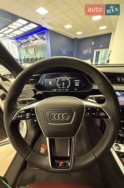 Внедорожник / Кроссовер Audi SQ8 e-tron 2023 в 
