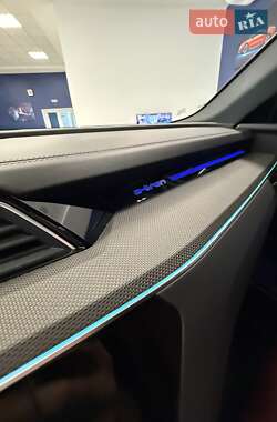 Внедорожник / Кроссовер Audi SQ8 e-tron 2023 в 