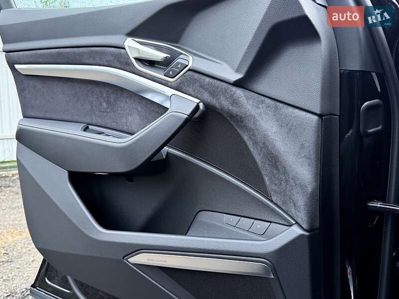 Внедорожник / Кроссовер Audi SQ8 e-tron 2023 в Киеве