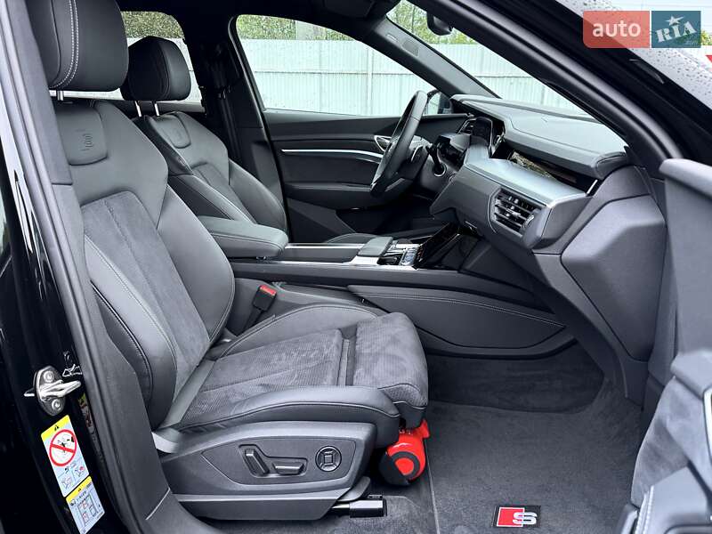 Внедорожник / Кроссовер Audi SQ8 e-tron 2023 в Киеве