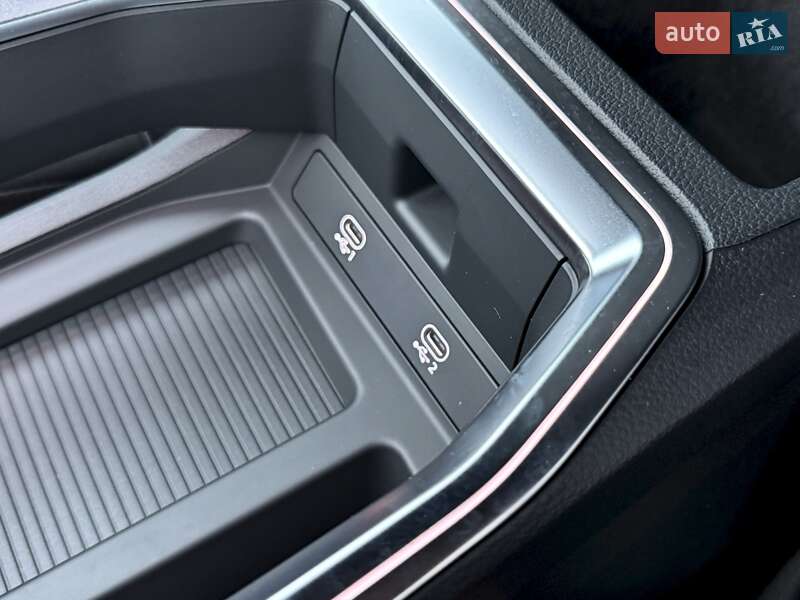 Внедорожник / Кроссовер Audi SQ8 e-tron 2023 в Киеве