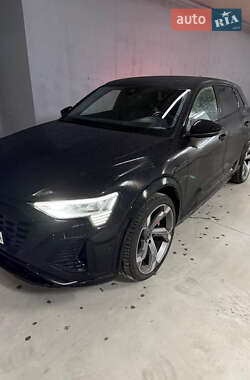 Внедорожник / Кроссовер Audi SQ8 e-tron 2024 в Львове