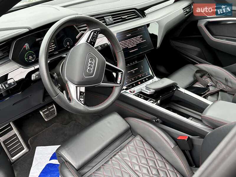 Позашляховик / Кросовер Audi SQ8 e-tron 2024 в Ковелі