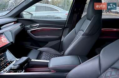 Внедорожник / Кроссовер Audi SQ8 e-tron 2024 в 