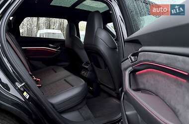 Внедорожник / Кроссовер Audi SQ8 e-tron 2024 в 