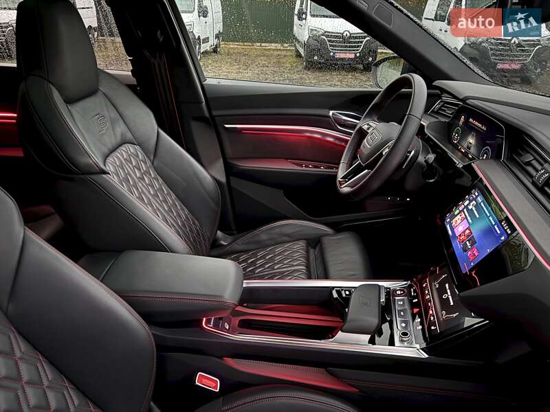 Позашляховик / Кросовер Audi SQ8 e-tron 2024 в Ковелі