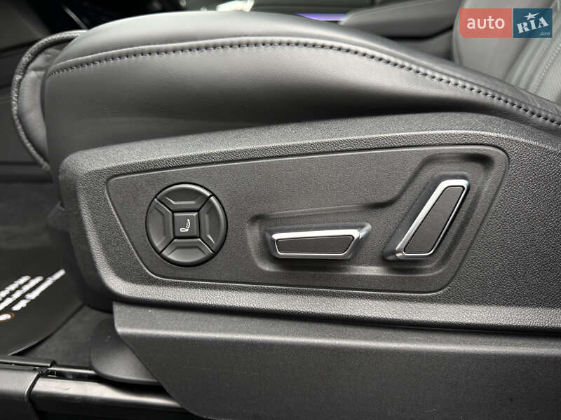Внедорожник / Кроссовер Audi SQ8 e-tron 2023 в Мукачево