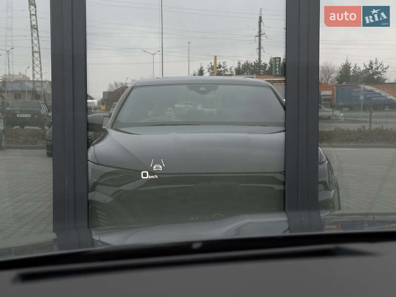 Внедорожник / Кроссовер Audi SQ8 e-tron 2023 в Мукачево