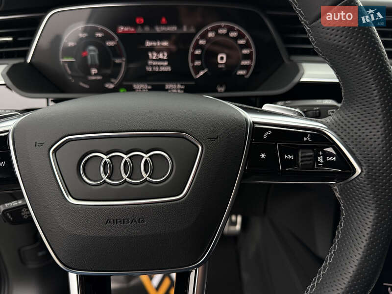 Внедорожник / Кроссовер Audi SQ8 e-tron 2023 в Мукачево