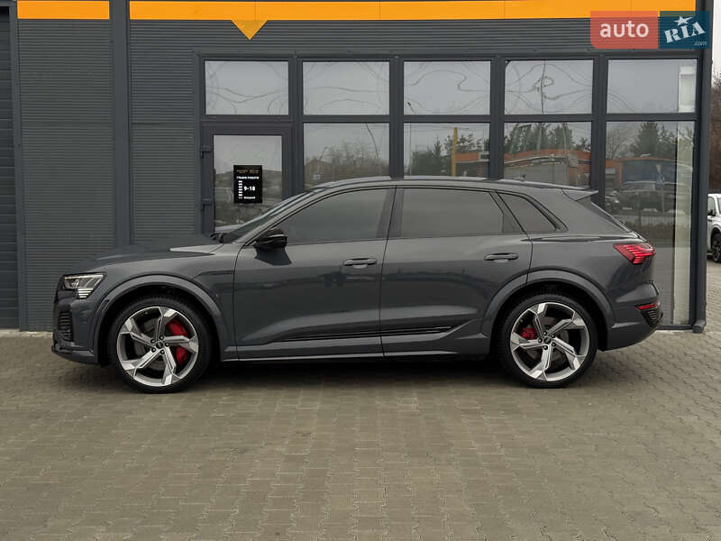 Внедорожник / Кроссовер Audi SQ8 e-tron 2023 в Мукачево