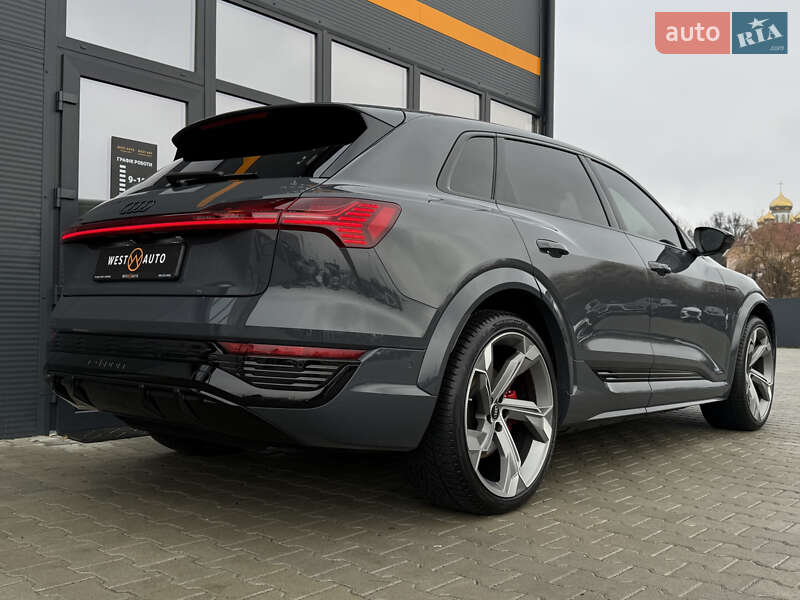 Внедорожник / Кроссовер Audi SQ8 e-tron 2023 в Мукачево