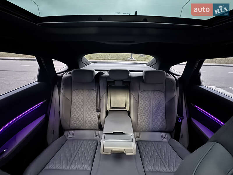 Внедорожник / Кроссовер Audi SQ8 e-tron 2023 в Киеве
