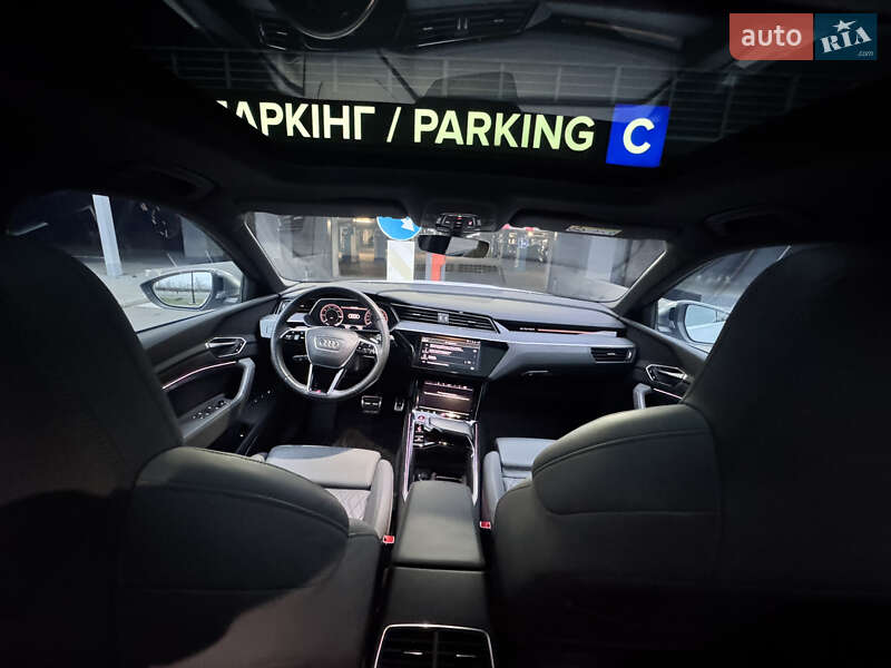 Внедорожник / Кроссовер Audi SQ8 e-tron 2023 в Киеве