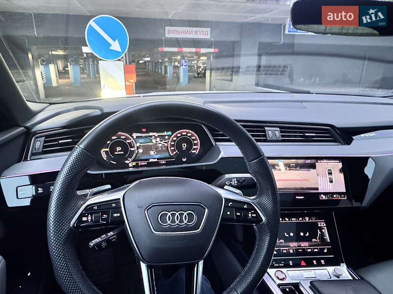 Внедорожник / Кроссовер Audi SQ8 e-tron 2023 в Киеве