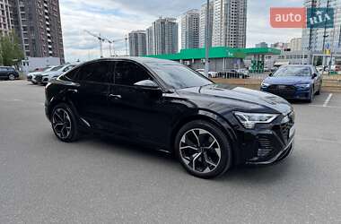 Внедорожник / Кроссовер Audi SQ8 Sportback e-tron 2023 в 