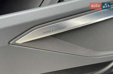 Внедорожник / Кроссовер Audi SQ8 Sportback e-tron 2023 в 