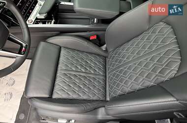 Внедорожник / Кроссовер Audi SQ8 Sportback e-tron 2023 в 