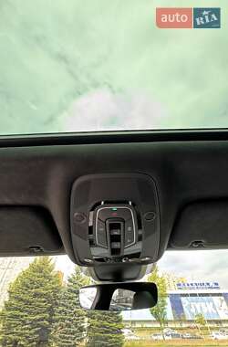 Внедорожник / Кроссовер Audi SQ8 Sportback e-tron 2023 в 