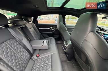 Внедорожник / Кроссовер Audi SQ8 Sportback e-tron 2023 в 