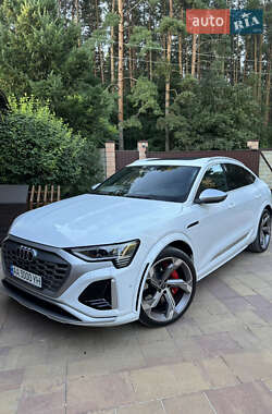 Позашляховик / Кросовер Audi SQ8 Sportback e-tron 2023 в Києві