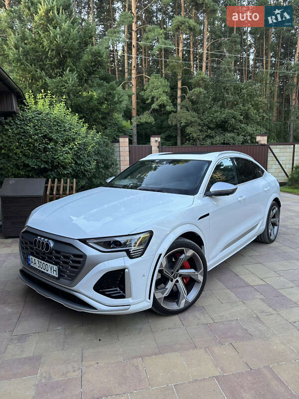 Позашляховик / Кросовер Audi SQ8 Sportback e-tron 2023 в Києві