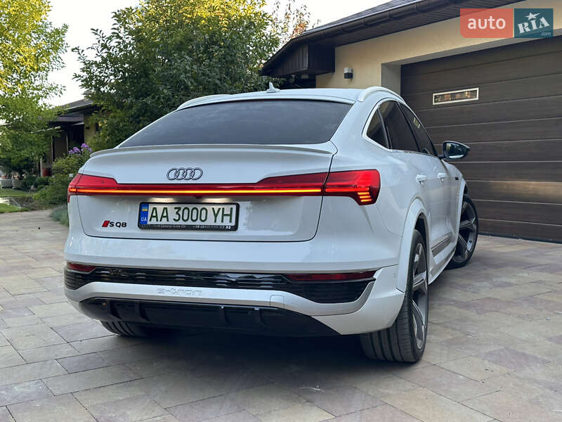 Позашляховик / Кросовер Audi SQ8 Sportback e-tron 2023 в Києві
