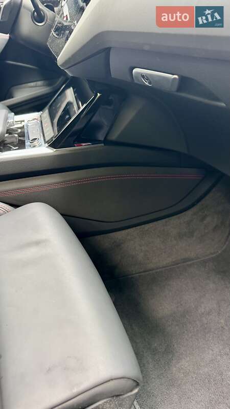 Внедорожник / Кроссовер Audi SQ8 Sportback e-tron 2024 в Киеве