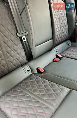 Внедорожник / Кроссовер Audi SQ8 Sportback e-tron 2024 в  фото 37 Внедорожник / Кроссовер Audi SQ8 Sportback e-tron 2024 в