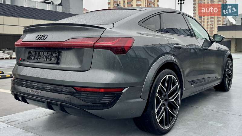 Внедорожник / Кроссовер Audi SQ8 Sportback e-tron 2024 в Киеве