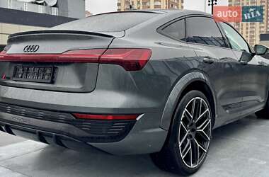 Внедорожник / Кроссовер Audi SQ8 Sportback e-tron 2024 в  фото 10 Внедорожник / Кроссовер Audi SQ8 Sportback e-tron 2024 в