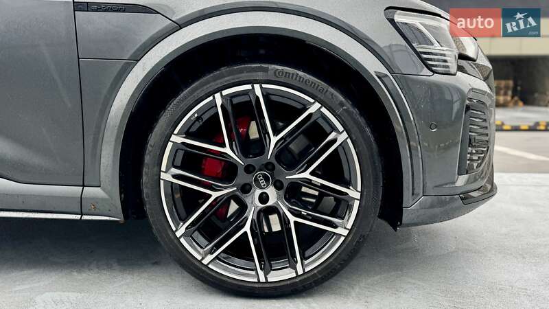 Внедорожник / Кроссовер Audi SQ8 Sportback e-tron 2024 в Киеве