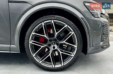 Внедорожник / Кроссовер Audi SQ8 Sportback e-tron 2024 в  фото 17 Внедорожник / Кроссовер Audi SQ8 Sportback e-tron 2024 в